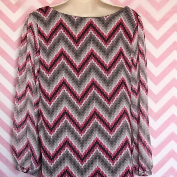 Beautiful Chevron Tunic Size S - Picture 5 of 6